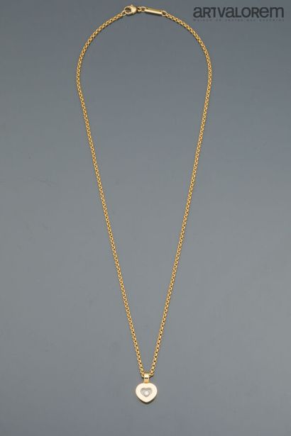 CHOPARD
Jaseron chain holding a heart-shaped...