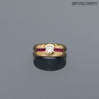 Yellow gold 750°/°° diamond ring set with...