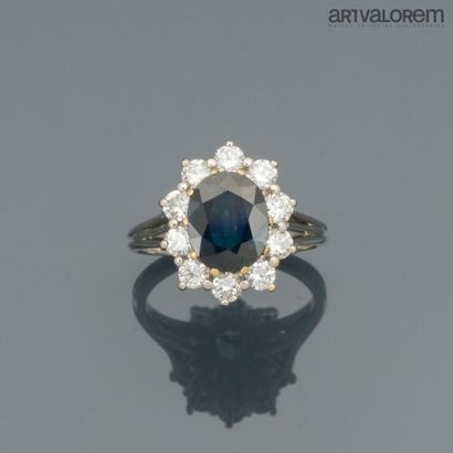 Daisy ring in 750°/°° white gold, centered...