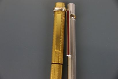 CARTIER
Gold-plated 