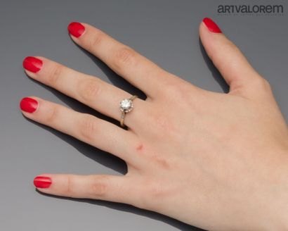 Solitaire ring in 750°/°° white gold, centered...