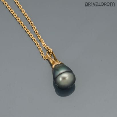 Necklace and pendant in yellow gold 750°/°°...