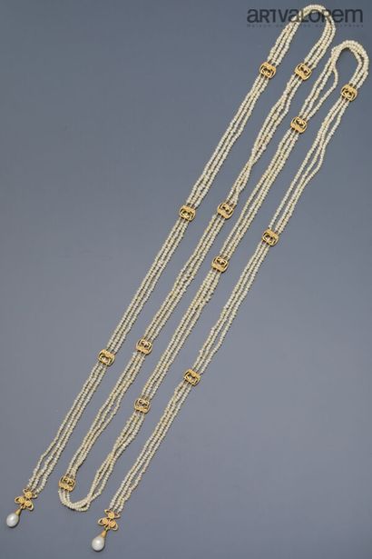 Tie necklace composed of three rows of seed...