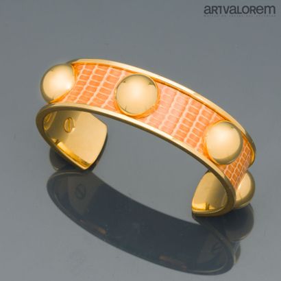 HERMES Paris
Beige-tinted lizard-skinned...