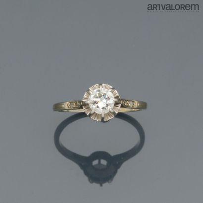 Solitaire ring in 750°/°° white gold, centered...