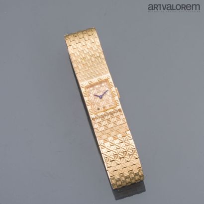 BOUCHERON Paris - OMEGA - Ladies' wristwatch...