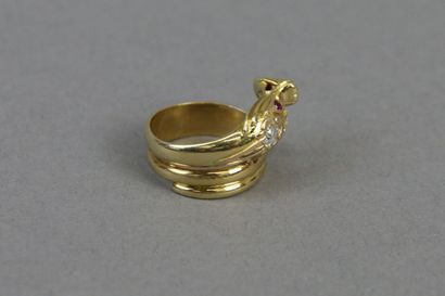 Snake ring in yellow gold 750°/°°, the head...