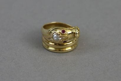 Snake ring in yellow gold 750°/°°, the head...