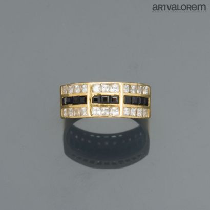 Yellow gold 750°/°° ring set with three rows...