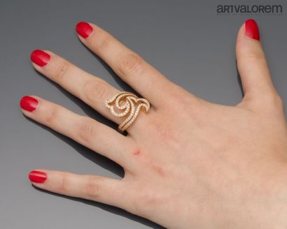 Marquise ring in yellow gold 750°/°° formed...