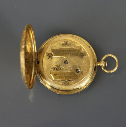 Yellow gold 750°/°° collar watch, the bezel...