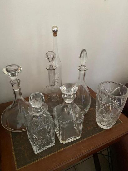Cut crystal set including two whisky decanters,...