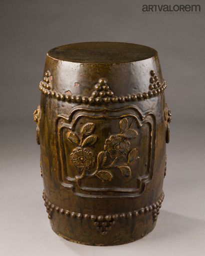 CHINA, late 19th century. 
Stool with applied...