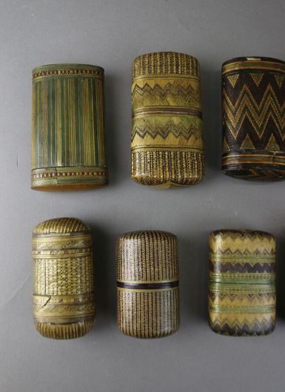 Set comprising ten polychrome straw marquetry...