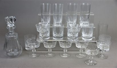 MANNETTE - Sets of mismatched glasses including...