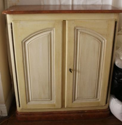Sideboard in cream and yellow lacquered wood,...