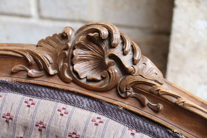 Pair of marquises in natural wood, molded...