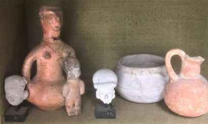 PRE-COLUMBIAN ART
Set including 2 terracotta...