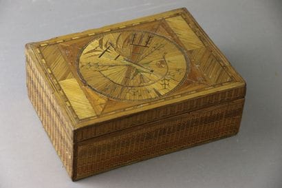 A rectangular sewing set in straw marquetry...