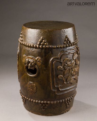 CHINA, late 19th century. 
Stool with applied...