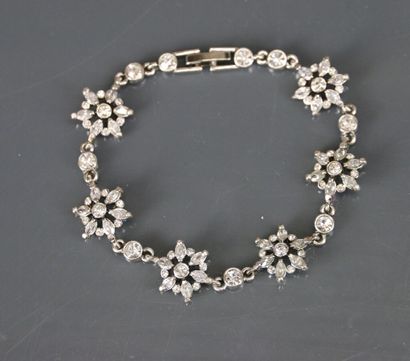 Costume jewelry set including: a rhinestone...