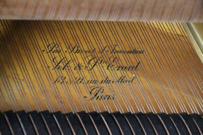 Very nice Erard quarter-tail piano in perfect...