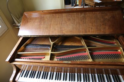 Very nice Erard quarter-tail piano in perfect...