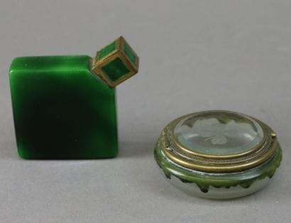 BACCARAT
Green-tinted glass scent bottle....