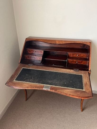 Sloping secretary desk in veneered wood inlaid...