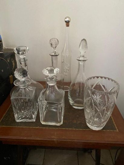Cut crystal set including two whisky decanters,...