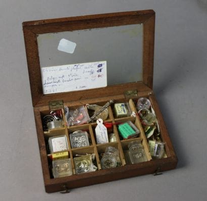 Set of jeweler's parts in silver- or gold-plated...