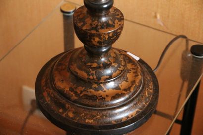 Lamp, ostrich-egg-shaped base, square-shaped...