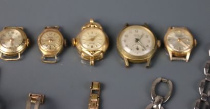 Set comprising 7 gold-plated ladies' watch...