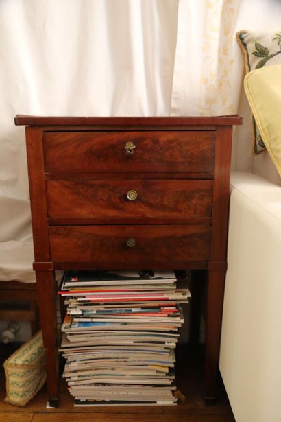 Bedside table in natural wood. 
19th century

Mahogany...