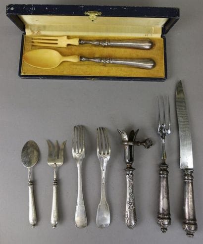 Set including: silver-plated salad servers...