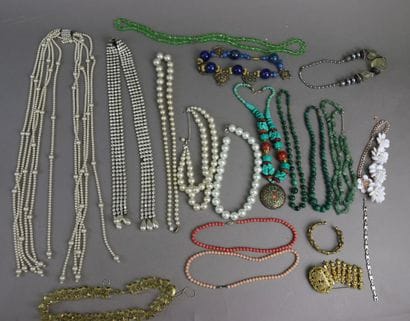 Set of costume jewelry including necklaces...
