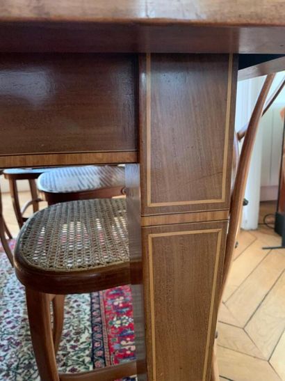 Rectangular dining table in mahogany and...
