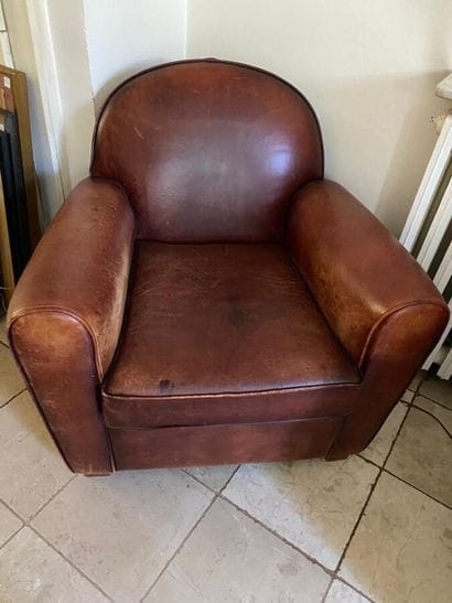 Pair of club armchairs in natural leather.
H....