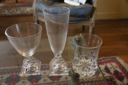 MANNETTE - Part of a crystal glass service...