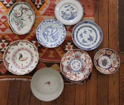 CHINA. 
Five porcelain plates with white-blue...