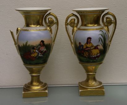 PARIS, 19th century
Pair of two-handled spindle-shaped...