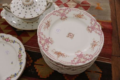 MANNETTE -
Limoges porcelain dinner services...