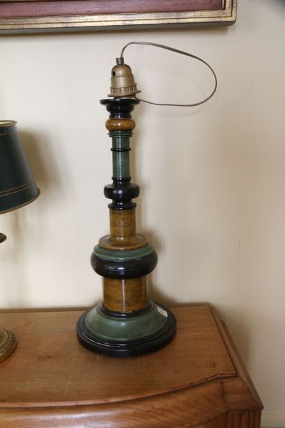 Three-light bouillotte lamp, gadrooned base,...