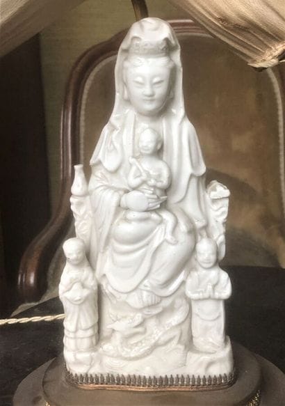 CHINA, 20th century
Guanyin in white porcelain,...