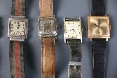 Set comprising eight men's watches, square...