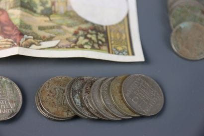 Set including :
- 32 pieces of 10 francs...