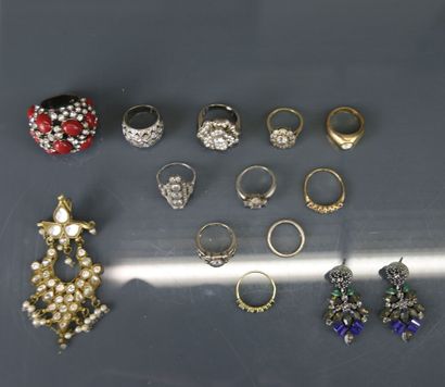 Set of costume jewelry including: rhinestone...