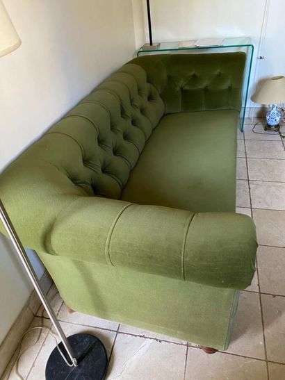 Chesterfield-style upholstered sofa in green...