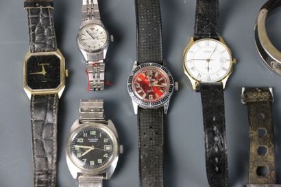 Set of 18 quartz watches with steel or leather...