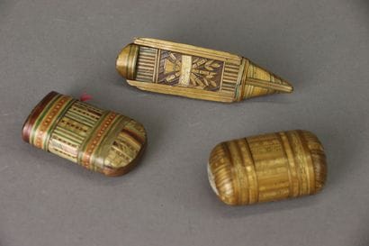 Set including a straw marquetry clog case...